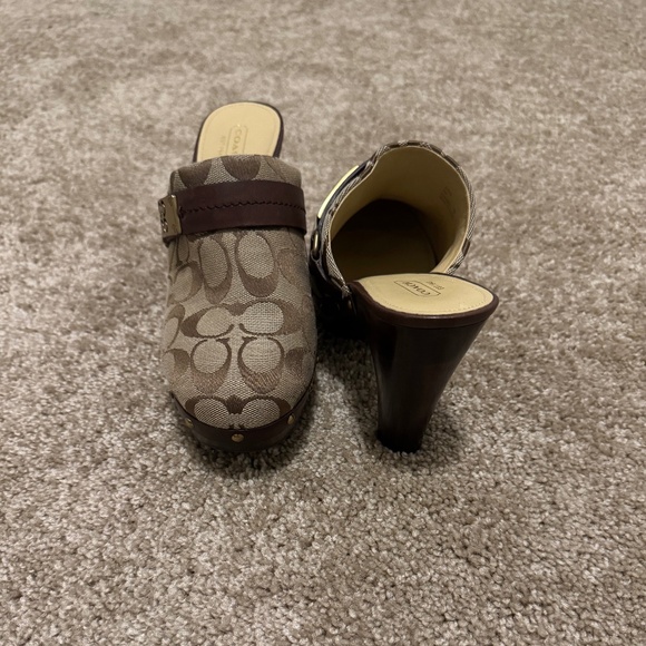 Coach Signature Tan & Brown Ivy Clog Heels. Size 9 - Picture 3 of 7